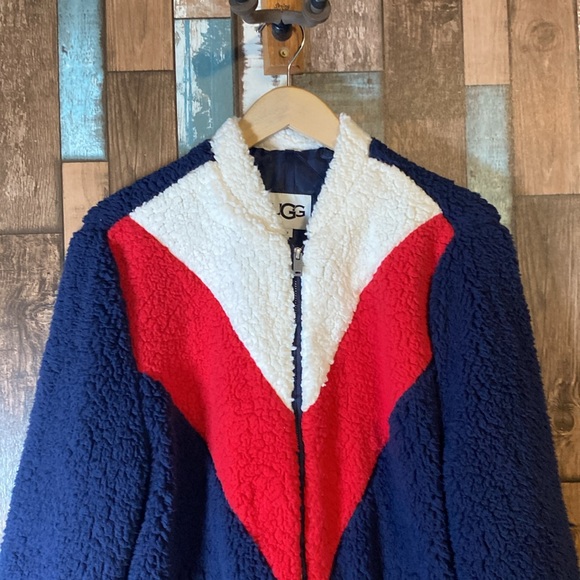 NWOT UGG medium fuzzy soft red white and blue jacket - Picture 2 of 16